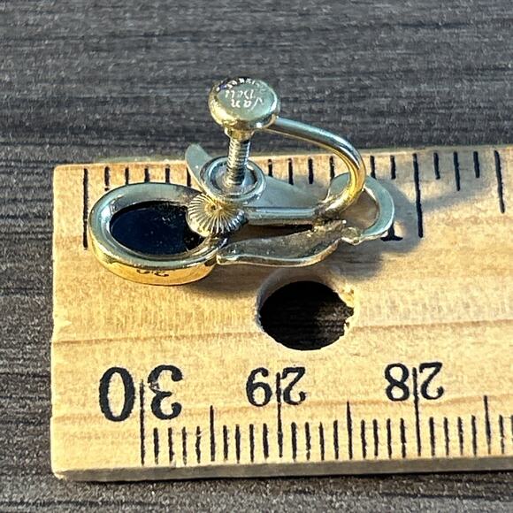 Van Dell 12 kt Gold Filled screw back vintage earrings - Picture 11 of 11